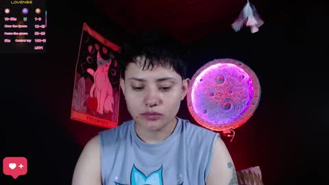 Nikky online show from April 5, 1:21 pm