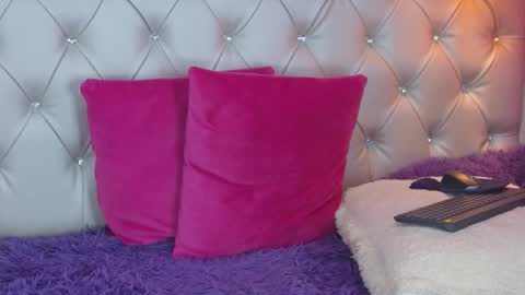 nikolwalter online show from November 16, 6:48 am