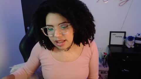 Nicole    GTM-5 1100 pm - 700 am online show from February 3, 6:02 am