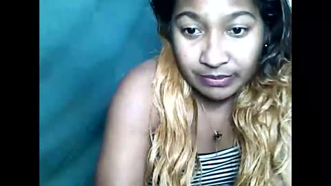 nilaina330940 online show from May 25, 5:01 pm