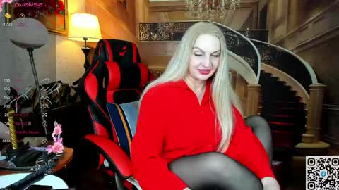 Nina online show from June 1, 11:49 pm