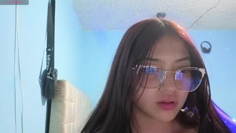 nina_hot59 online show from May 18, 2:43 am