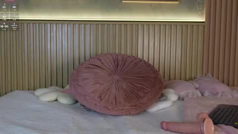 NINA online show from April 13, 1:01 pm