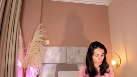 Nina online show from November 4, 6:13 pm