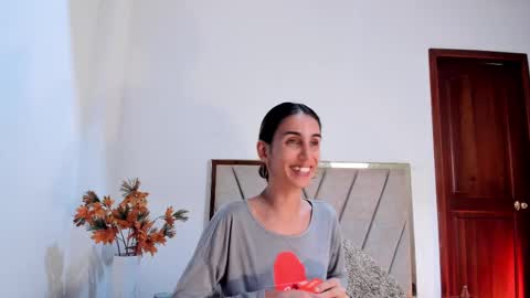 Nina online show from March 4, 6:18 pm