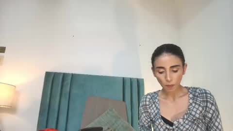 Nina online show from September 18, 6:39 pm