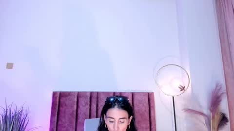 Nina online show from December 14, 8:03 pm