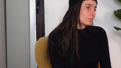 NinaCrystal online show from December 22, 7:22 am