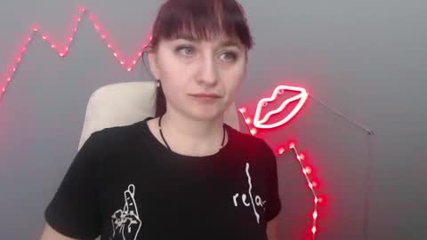 ninaflawlees online show from March 13, 7:31 am