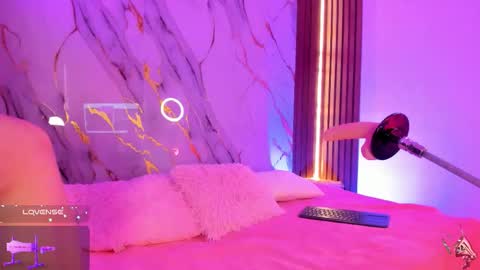 Snapshot of ninalewis244 chatting on October 29, 2:42 pm nina online show from October 29, 2:42 pm