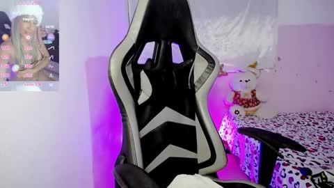 ninatinydoll1 online show from February 27, 10:48 am