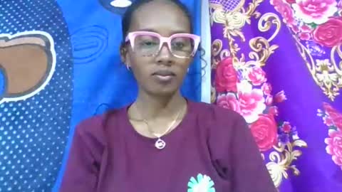 ninie246746 online show from June 1, 7:32 am