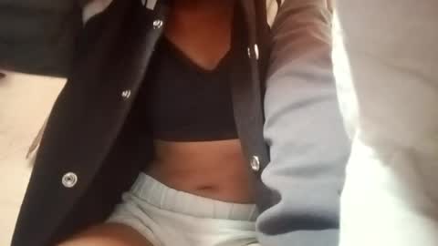 nirina233342 online show from July 14, 12:21 pm