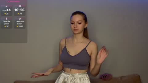 Lynn online show from December 23, 5:43 pm