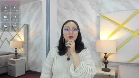 Catalina online show from June 19, 11:30 pm