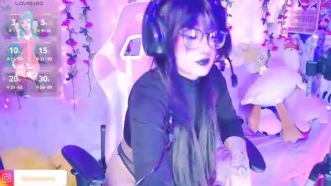 Nixy Sama online show from November 9, 11:00 pm