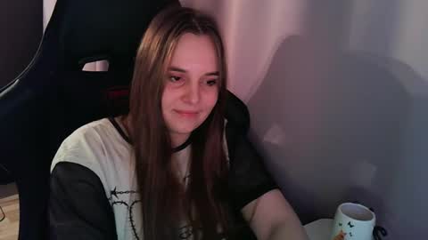 noir_ember_ online show from October 6, 12:11 pm