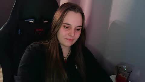 noir_ember_ online show from October 10, 1:05 pm