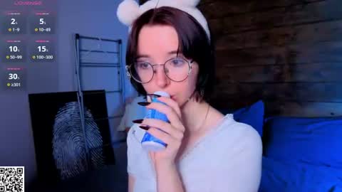 Nora Failure online show from August 3, 12:55 pm