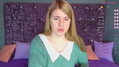 Nora online show from December 1, 3:32 am