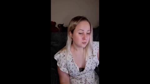 hi glad to chat online show from October 1, 1:49 pm