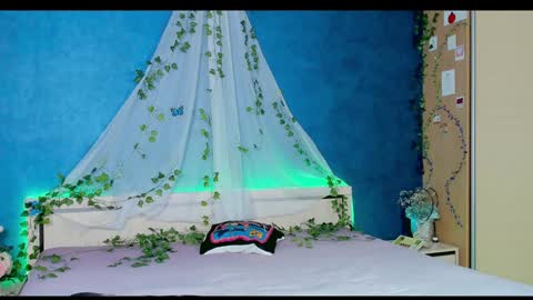 Kat online show from December 20, 10:00 pm