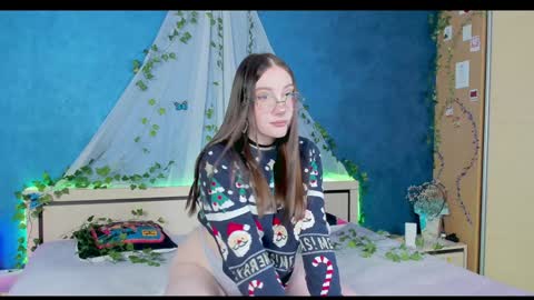 Kat online show from December 17, 7:37 pm