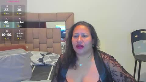 nyomi browm online show from November 21, 9:55 am