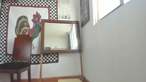 Laura nyu online show from December 31, 12:25 pm