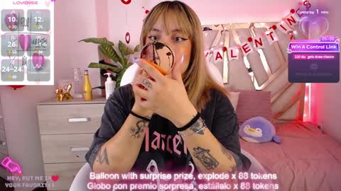 Alex   .    online show from February 6, 9:49 pm