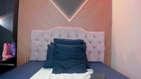 Nyx Moon  Schedule 1500 - 2200 online show from February 3, 10:12 pm