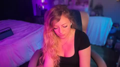 nyxxen online show from April 12, 3:31 am