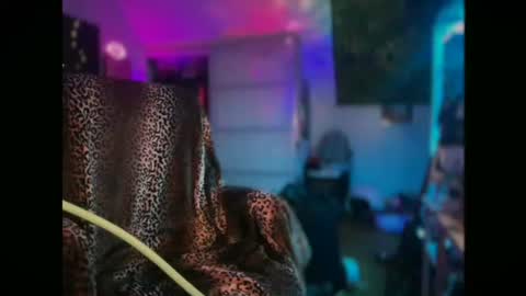 nyxxen online show from February 8, 11:36 am