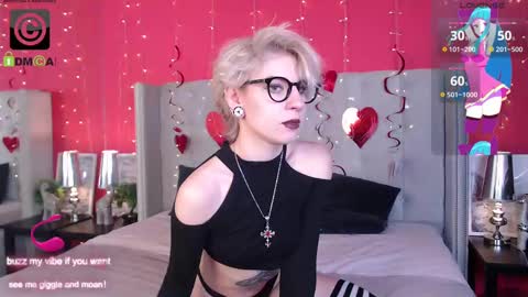 Moonlight online show from February 18, 1:22 pm