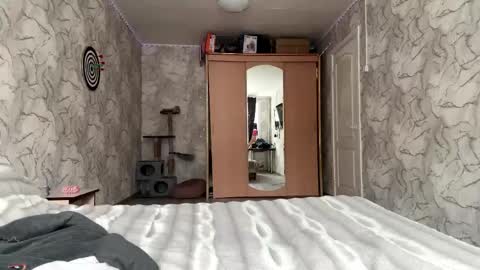 Amelia online show from April 13, 8:04 am