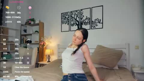 Elis online show from April 11, 8:34 pm