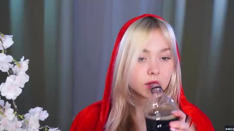 Alice online show from October 25, 8:48 pm