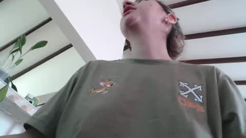 Val online show from February 15, 4:01 pm