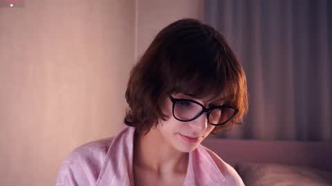 Thea online show from November 28, 7:39 pm