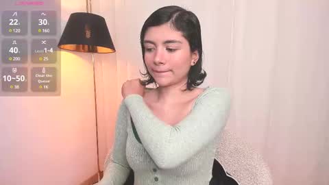 Snapshot of oh__holly chatting on February 18, 11:30 pm  Holly  online show from February 18, 11:30 pm