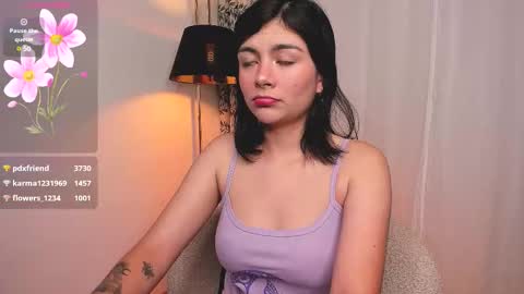 Snapshot of oh__holly chatting on October 22, 1:54 am  Holly  online show from October 22, 1:54 am