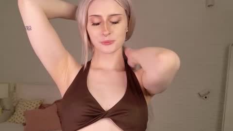 Lily online show from June 13, 3:53 pm