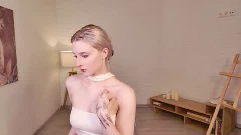 Lily online show from July 16, 2:21 pm