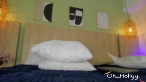 Holly online show from December 3, 12:07 pm