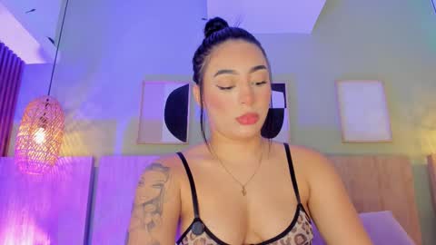 Holly online show from December 19, 12:08 pm