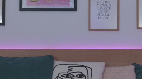 Kourtney online show from December 2, 7:10 am