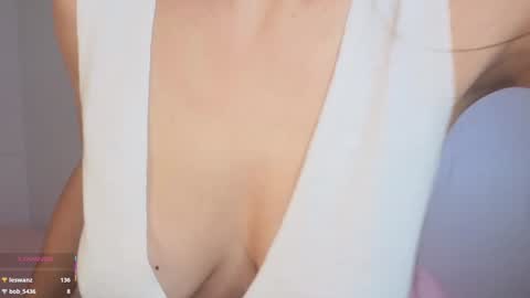 ohanna_ online show from March 10, 12:58 am