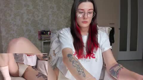 Snapshot of ohmygoddestkimmy chatting on September 17, 1:42 pm Kmmy online show from September 17, 1:42 pm