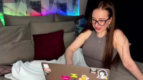 Nikki online show from November 29, 9:30 pm