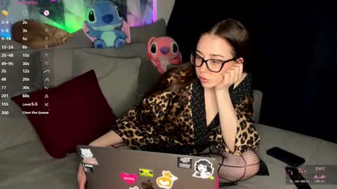 Nikki online show from November 25, 9:48 pm